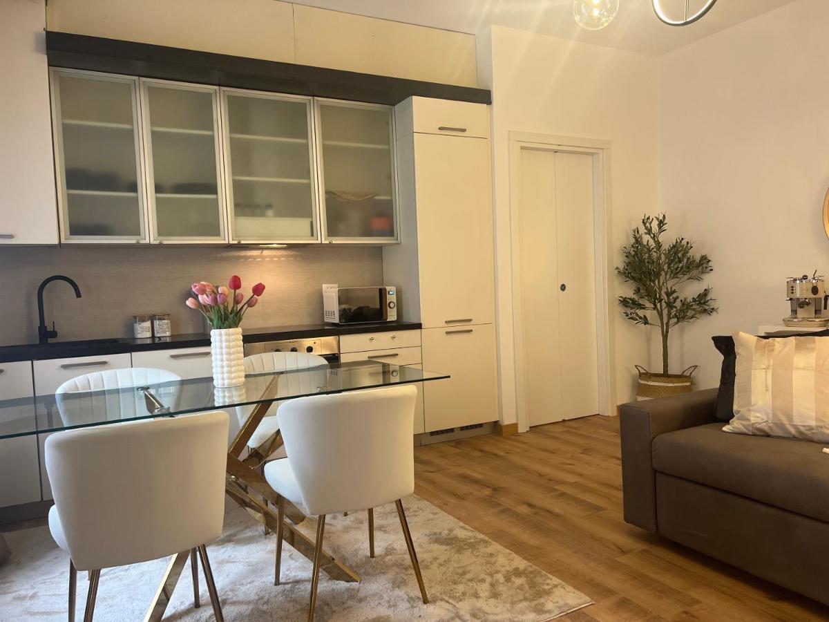 Regina Milano In Bocconi Apartment ภายนอก รูปภาพ